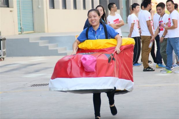 看我多了一只“欢乐的大脚”，瞬间脚底生风！